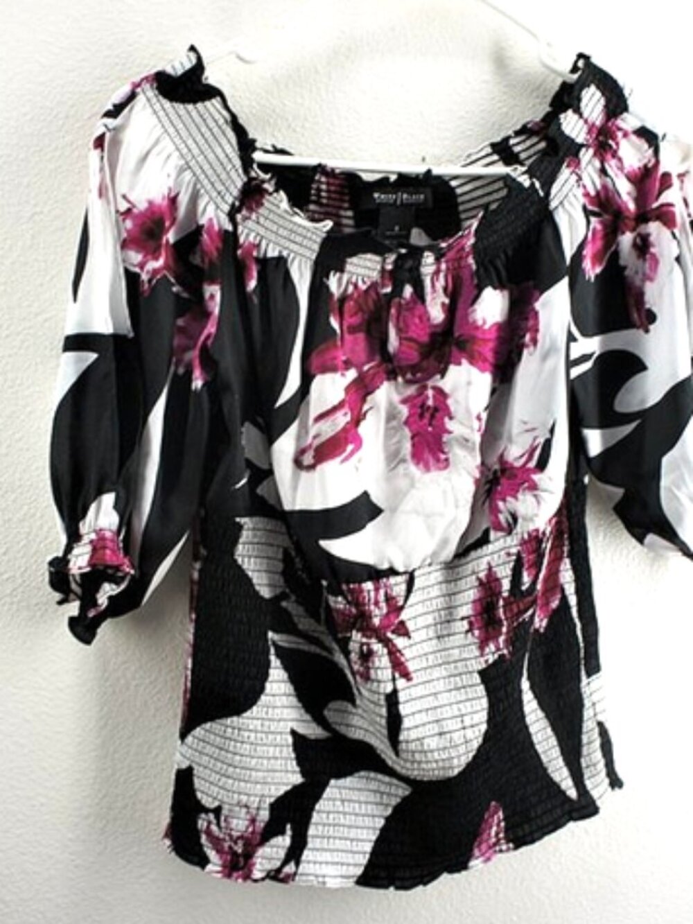 White House Black Market Embroidered Top size S